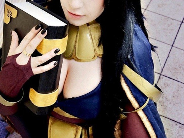 Cosplay mix de Tharja de Fire Emblem 4